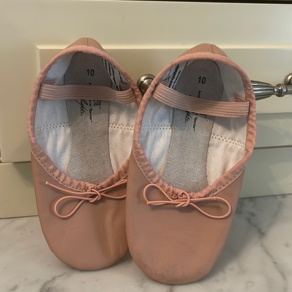 ABT spotlights ballet slippers